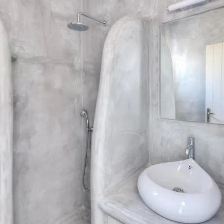 Livana Naxos * Kastrákion